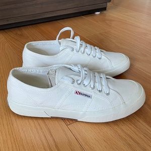 Superga Classic Lace Up Shoes in White Size 40